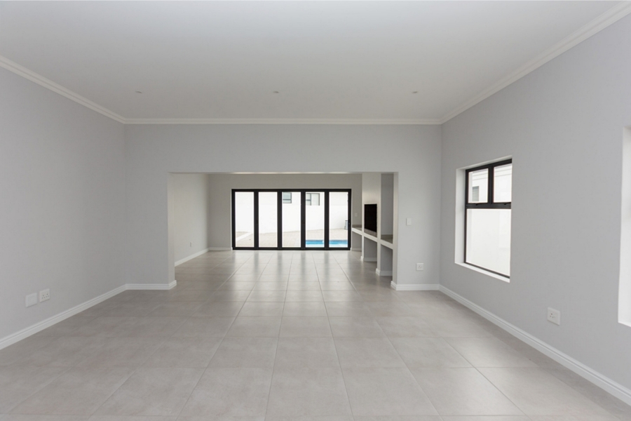 3 Bedroom Property for Sale in Sandy Point Western Cape